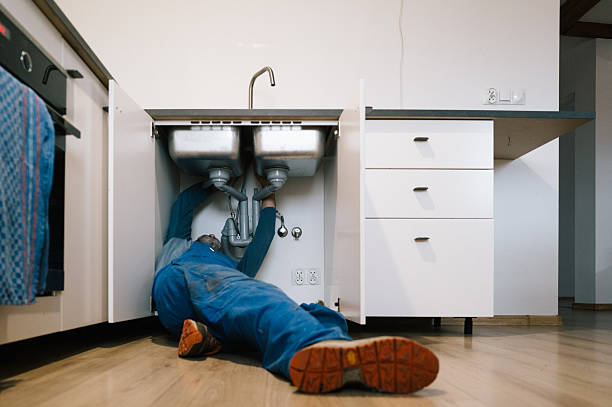 Professional Plumbing technician working in Brentwood, CA